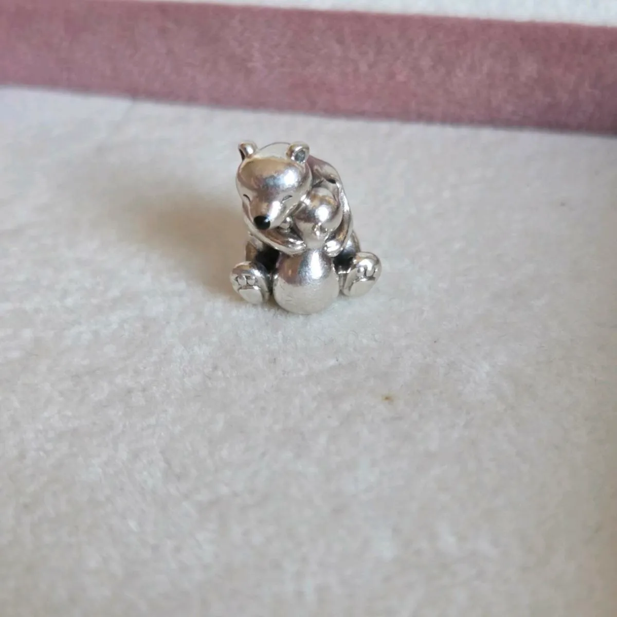 Pandora hugging polar bears charm - Image 1