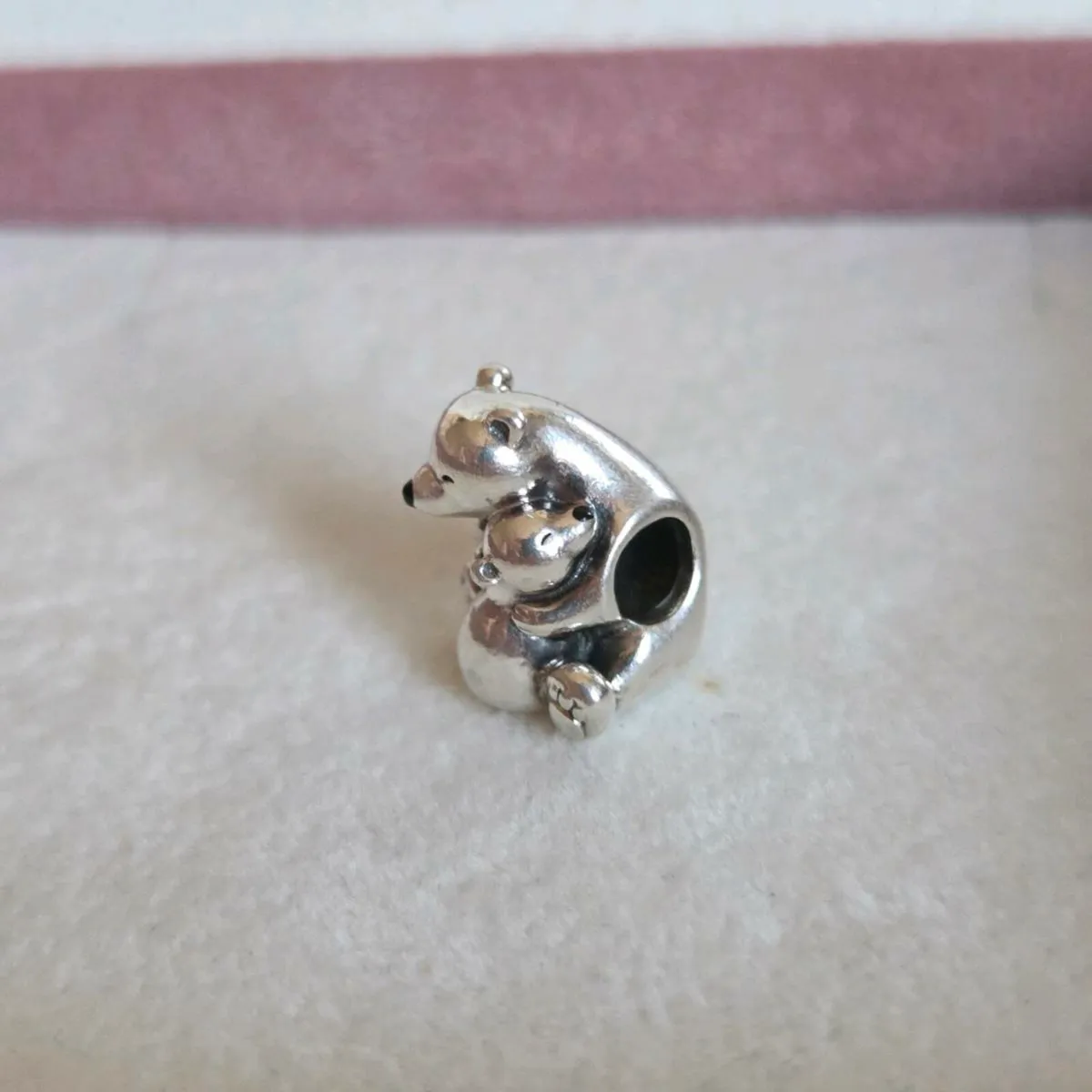 Pandora hugging polar bears charm - Image 2