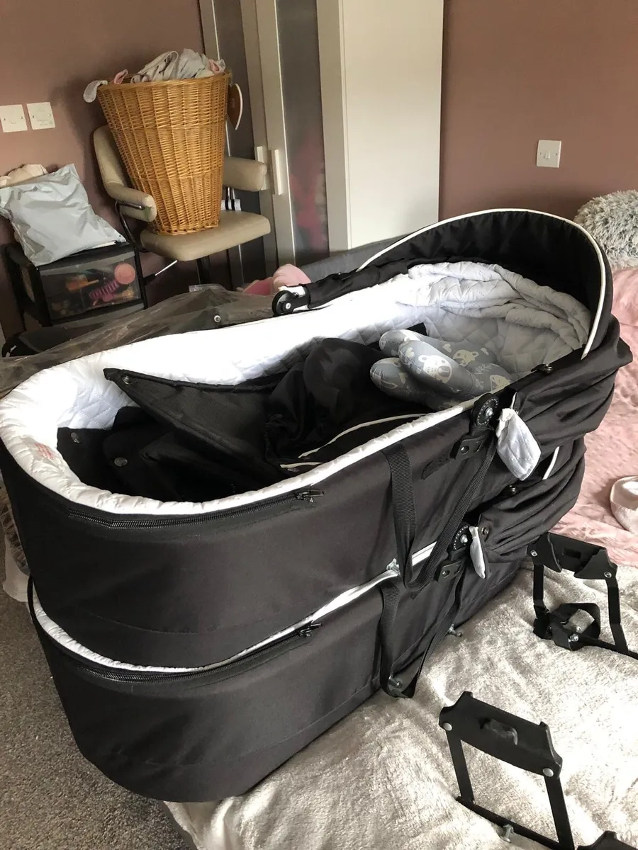 car seats,cot beds PRICE BELOW=>READ DESCRIPTION - Image 4