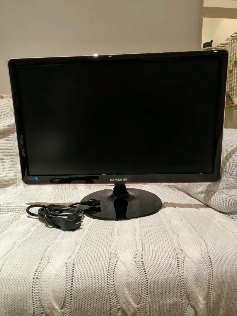 Samsung  S24A350H,  24'' LED monitor - Image 1