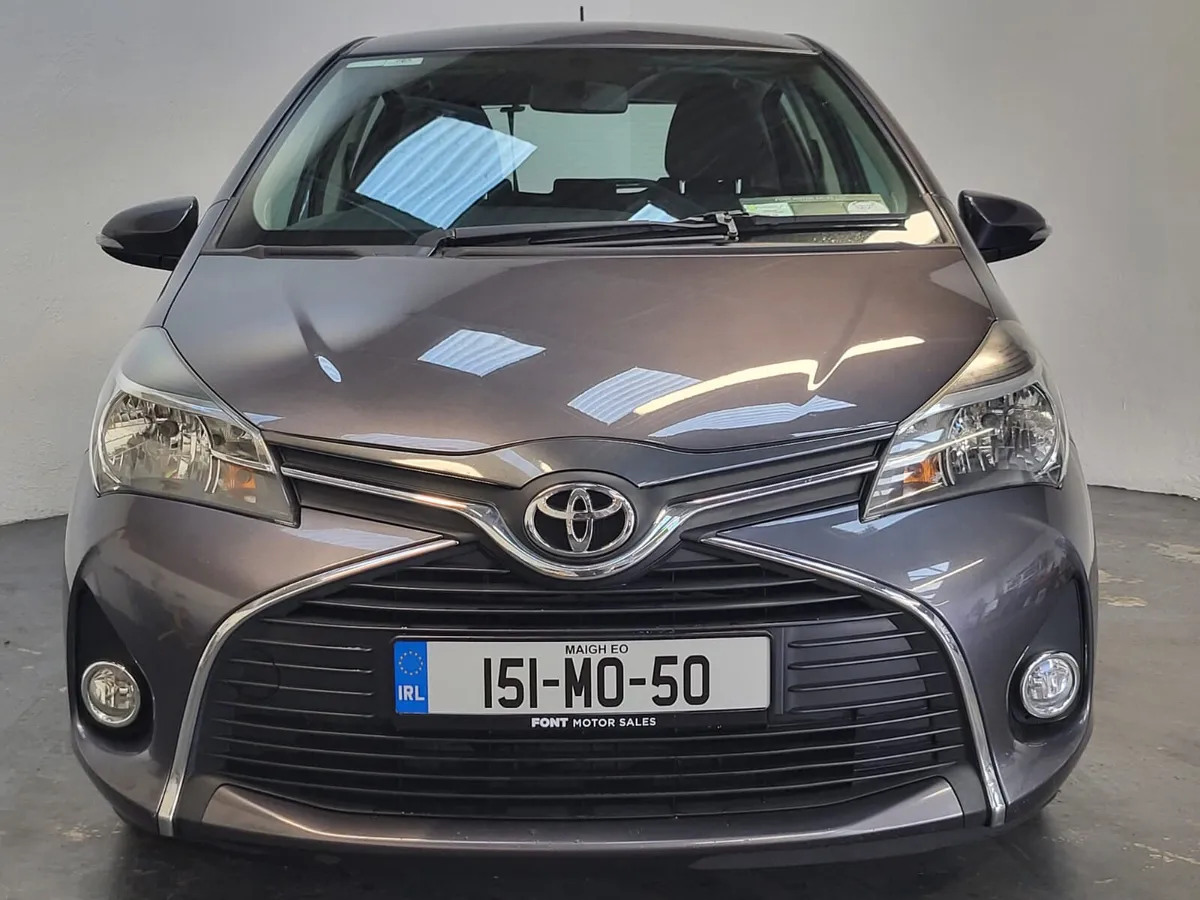 151 Toyota Yaris 1.0 SOL - CAMERA - HIGH SPEC - Image 4