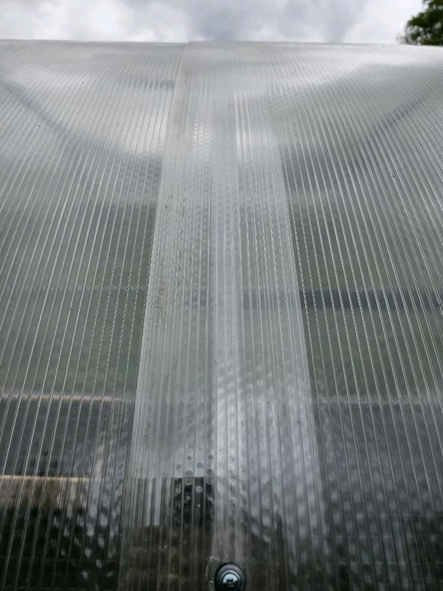 Polycarbonate - Image 2