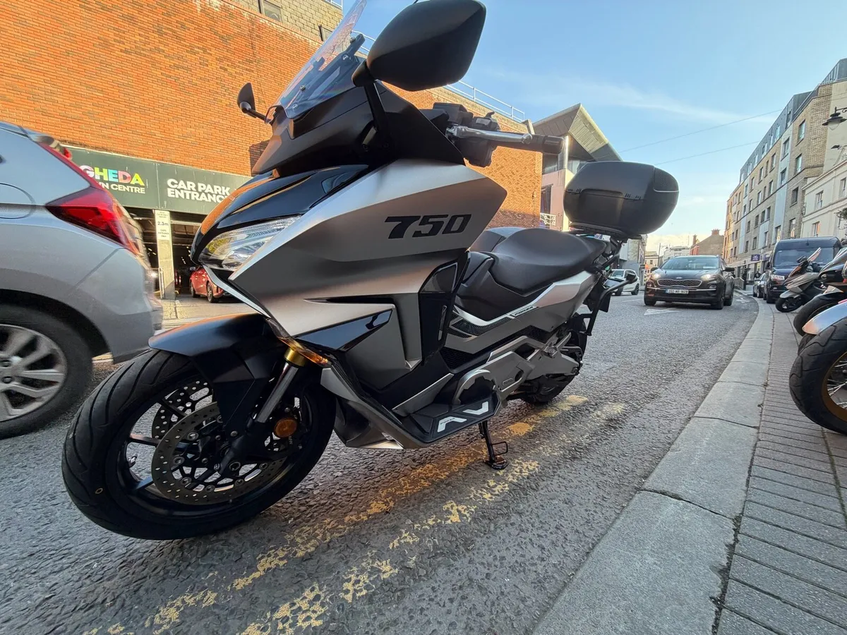 2023 Honda Forza 750 - Image 4