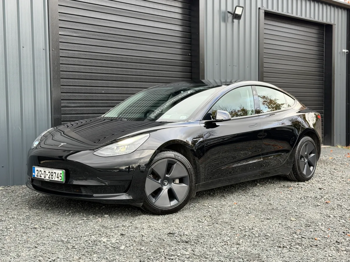 212 Tesla Model 3 Standard Plus - Image 1
