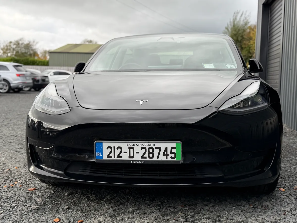 212 Tesla Model 3 Standard Plus - Image 2