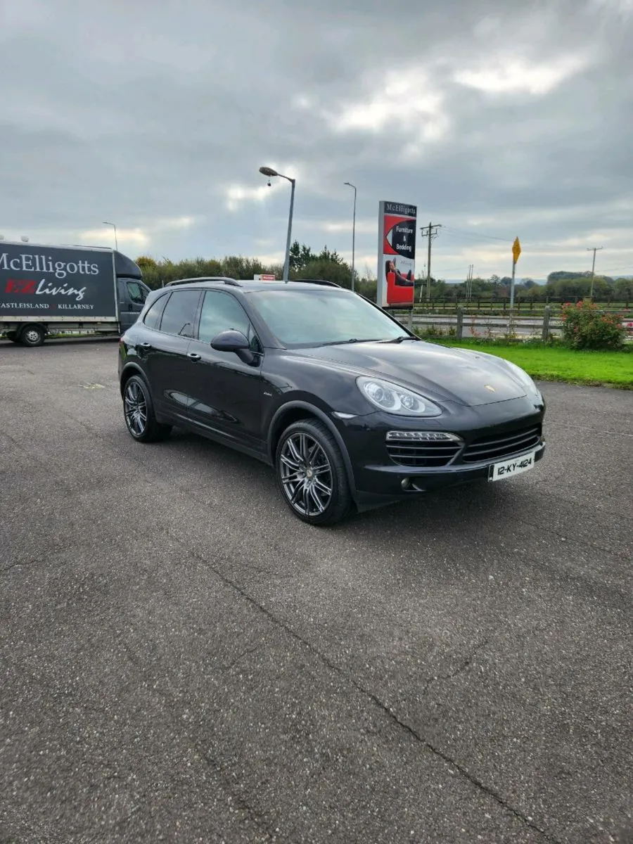 2012 porsche cayenne - Image 1