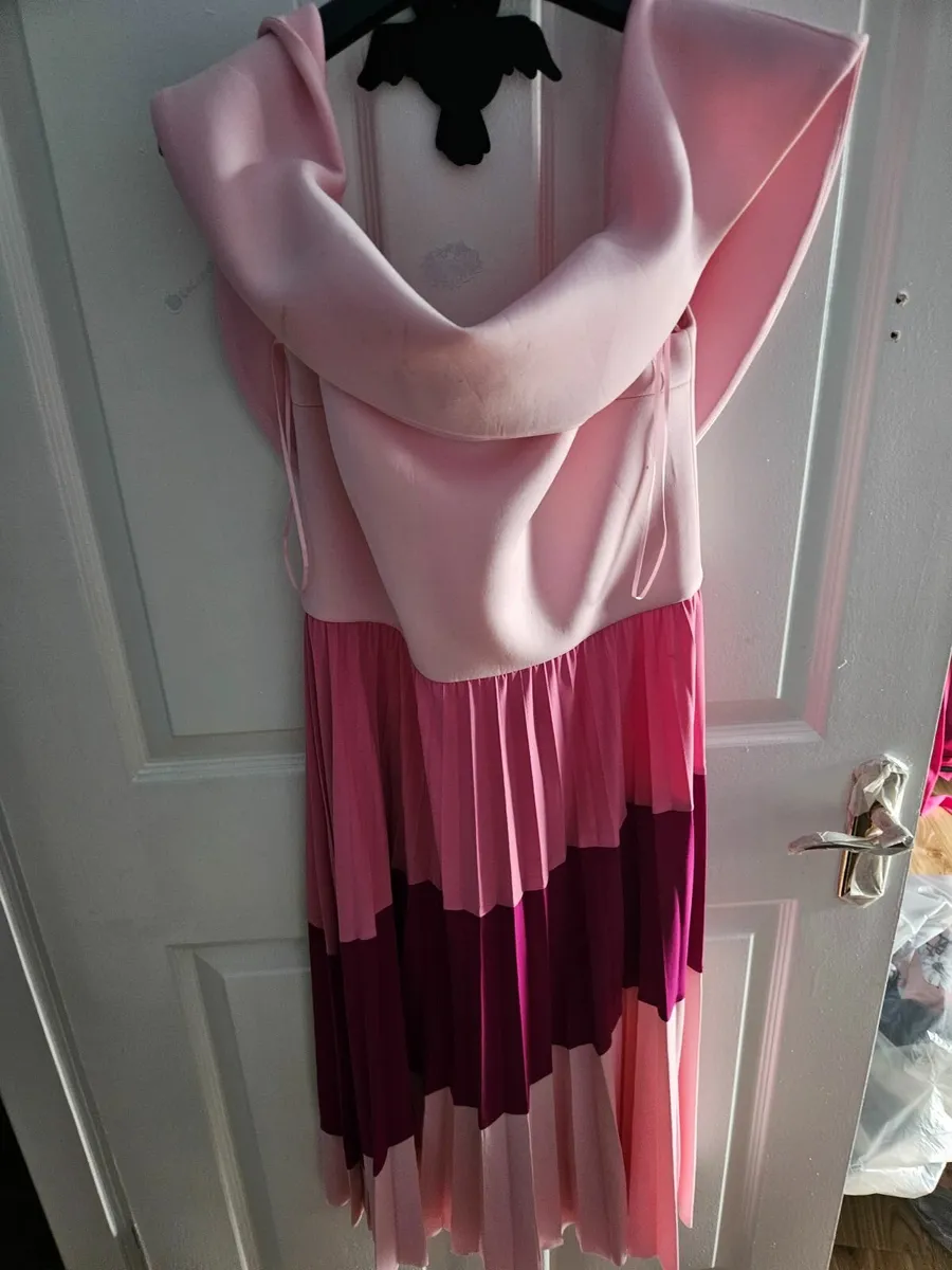 Clothes - Image 4