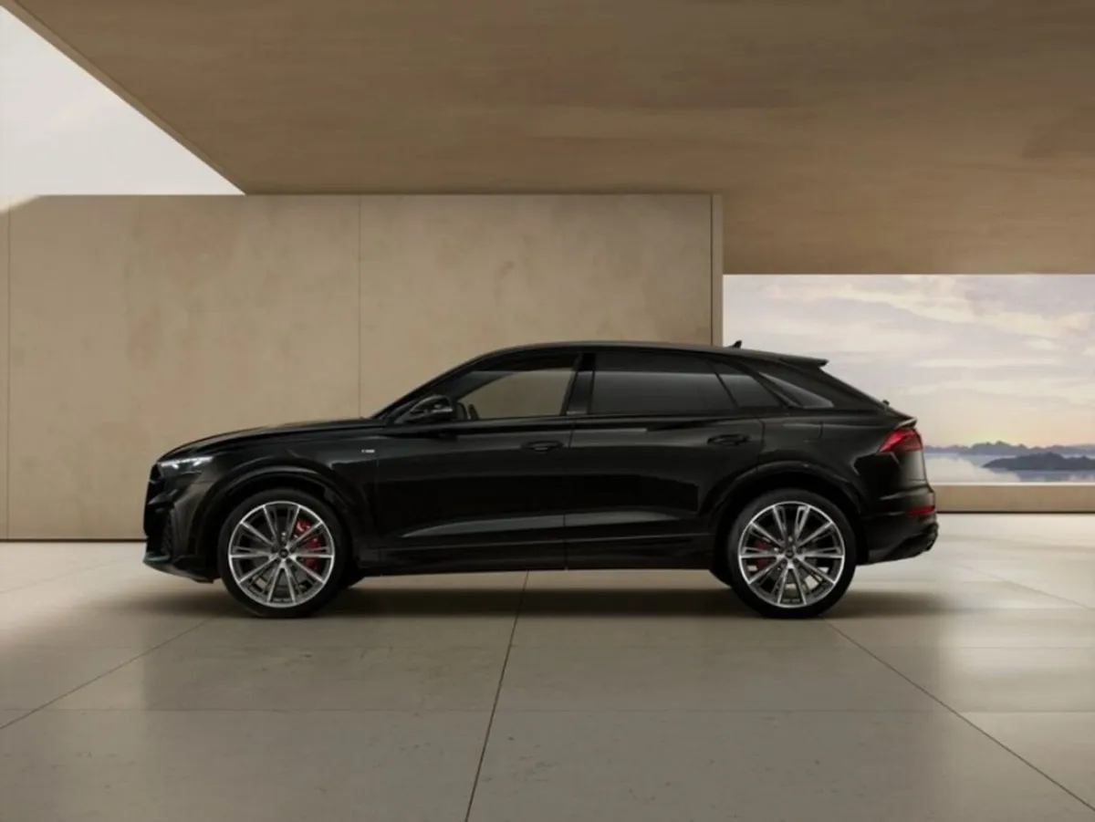 Audi Q8 e-tron SUV COMPETITION 60TFSI E QUATTRO AU - Image 4