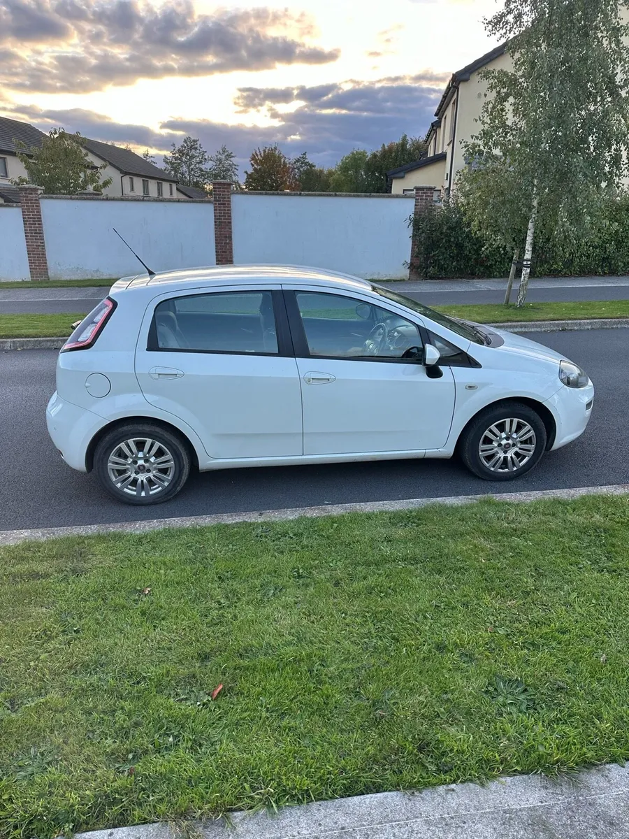 Fiat Punto 1.2L 2013 - Image 3