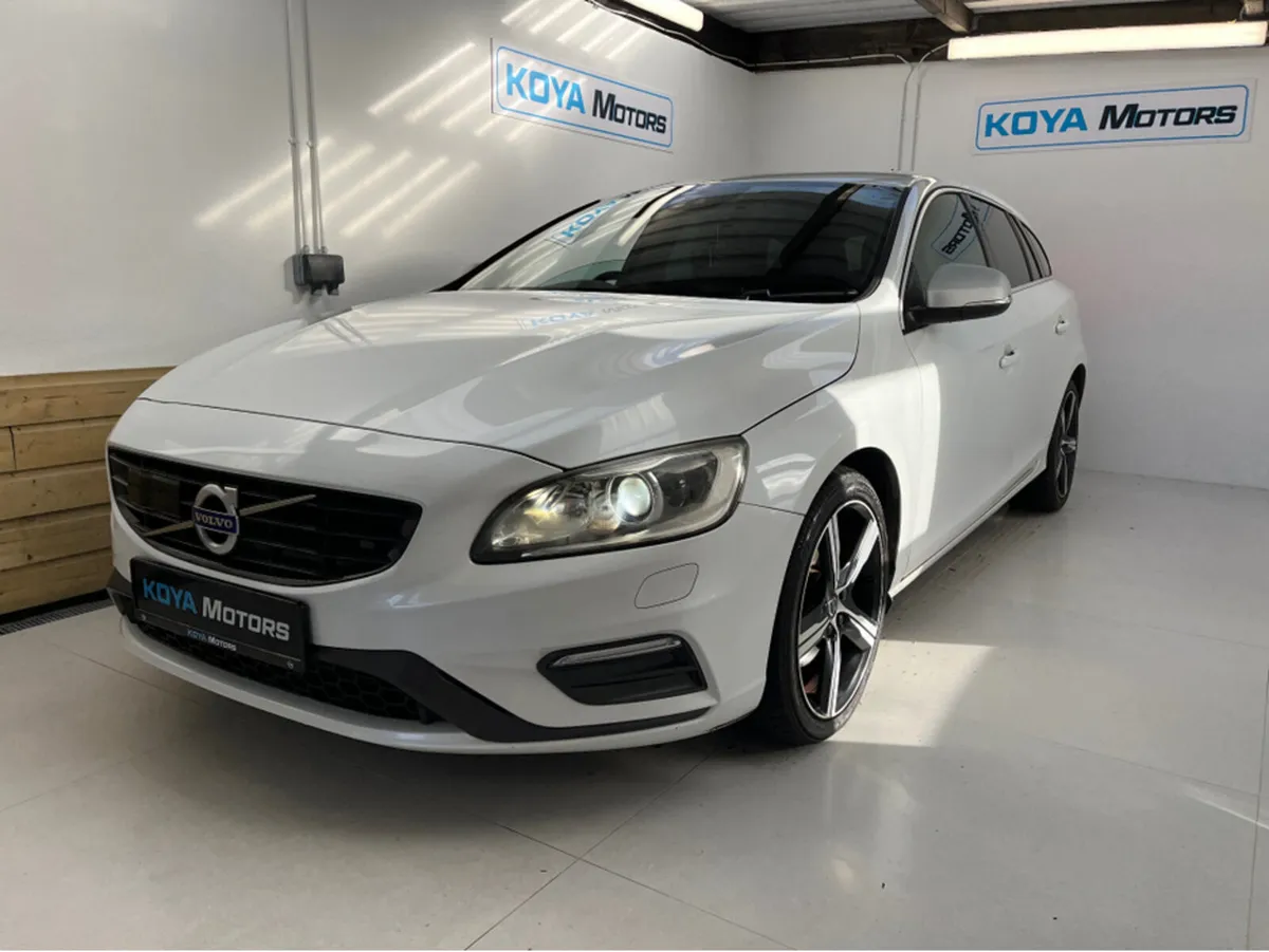 Volvo V60 2.0 D4 R-DESIGN DIESEL AUTO // FULL LEAT - Image 4
