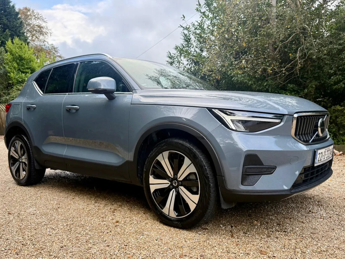 Volvo XC40 1.5 T4 CORE RECHARGE *F.VOLVO.S.H* - Image 2