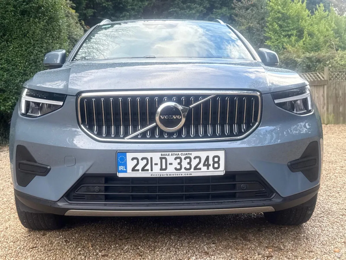 Volvo XC40 1.5 T4 CORE RECHARGE *F.VOLVO.S.H* - Image 3