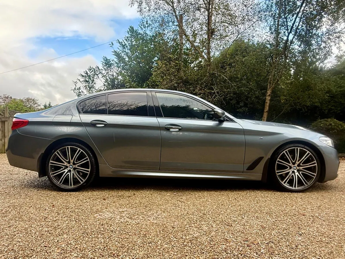 BMW 5-Series 520D M SPORT - Image 4