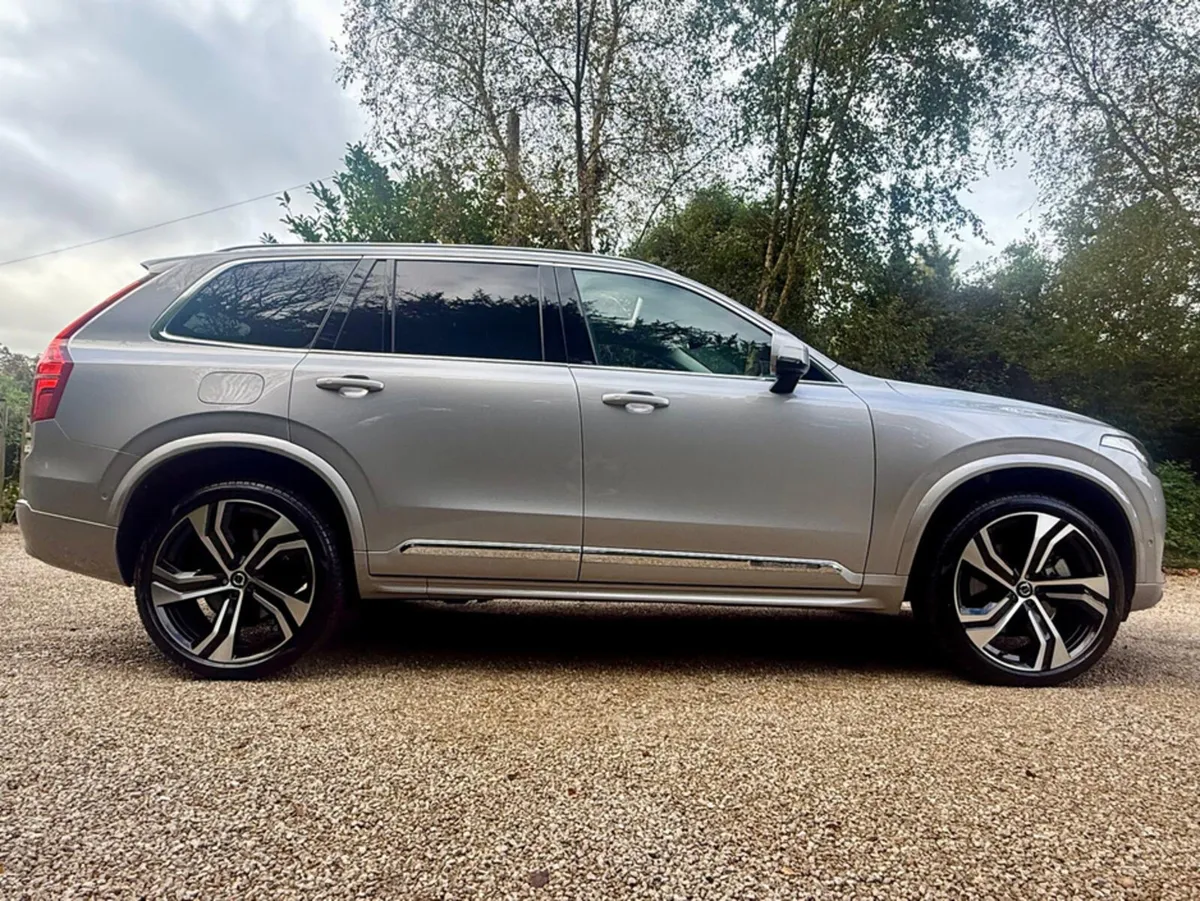 Volvo XC90 ULTIMATE T8 RECHARGE AWD - Image 4