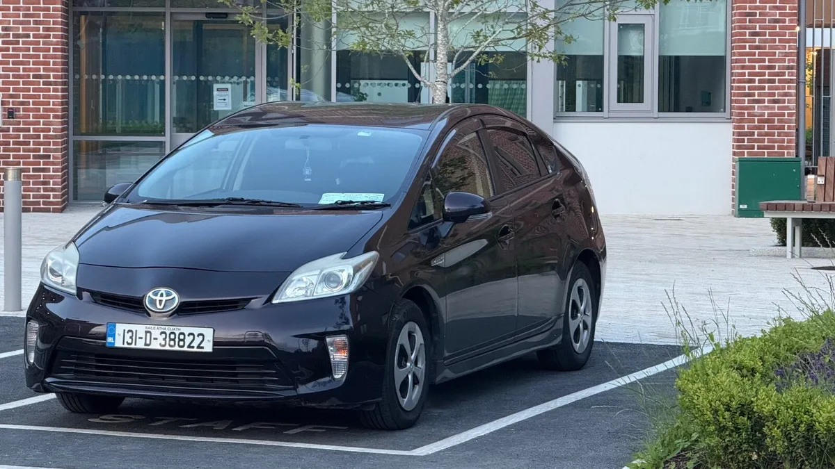 Toyota Prius 2013 - Image 1