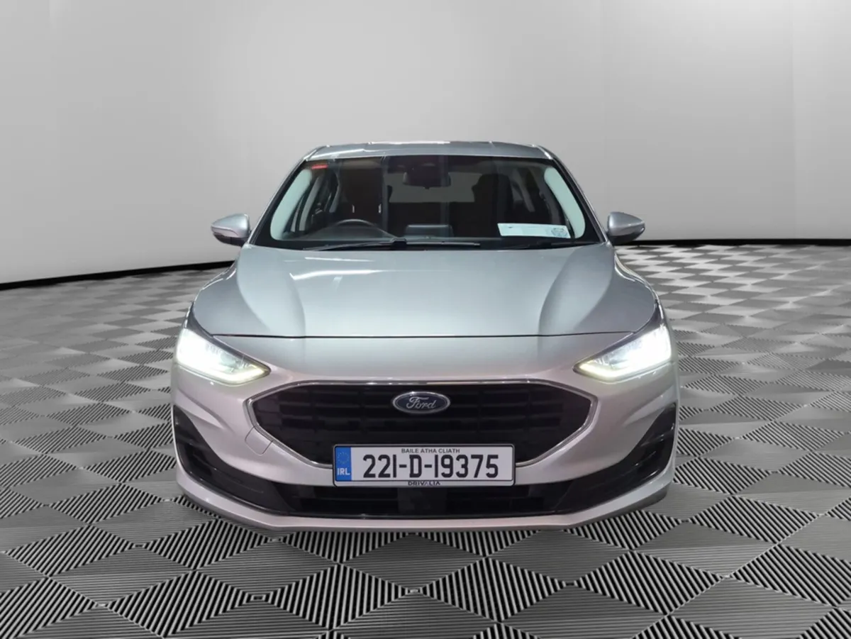 Ford Focus CONNECTED 5DR 1.5 TD 120 S6 S6.2 A8 4DR - Image 2