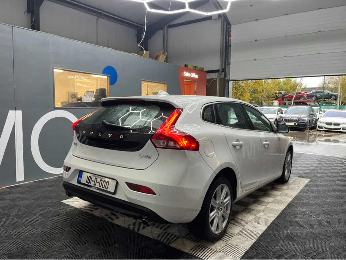 Volvo V40 €17950! 2018 VOLVO V40 2.0 AUTOMATIC D4 - Image 2