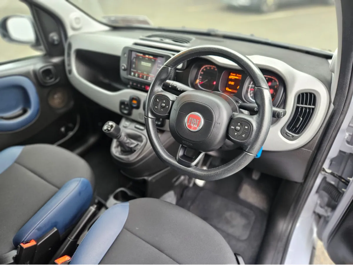 Fiat Panda CITYCROSS 1.0 MHEV 70HP 5DR - Image 3