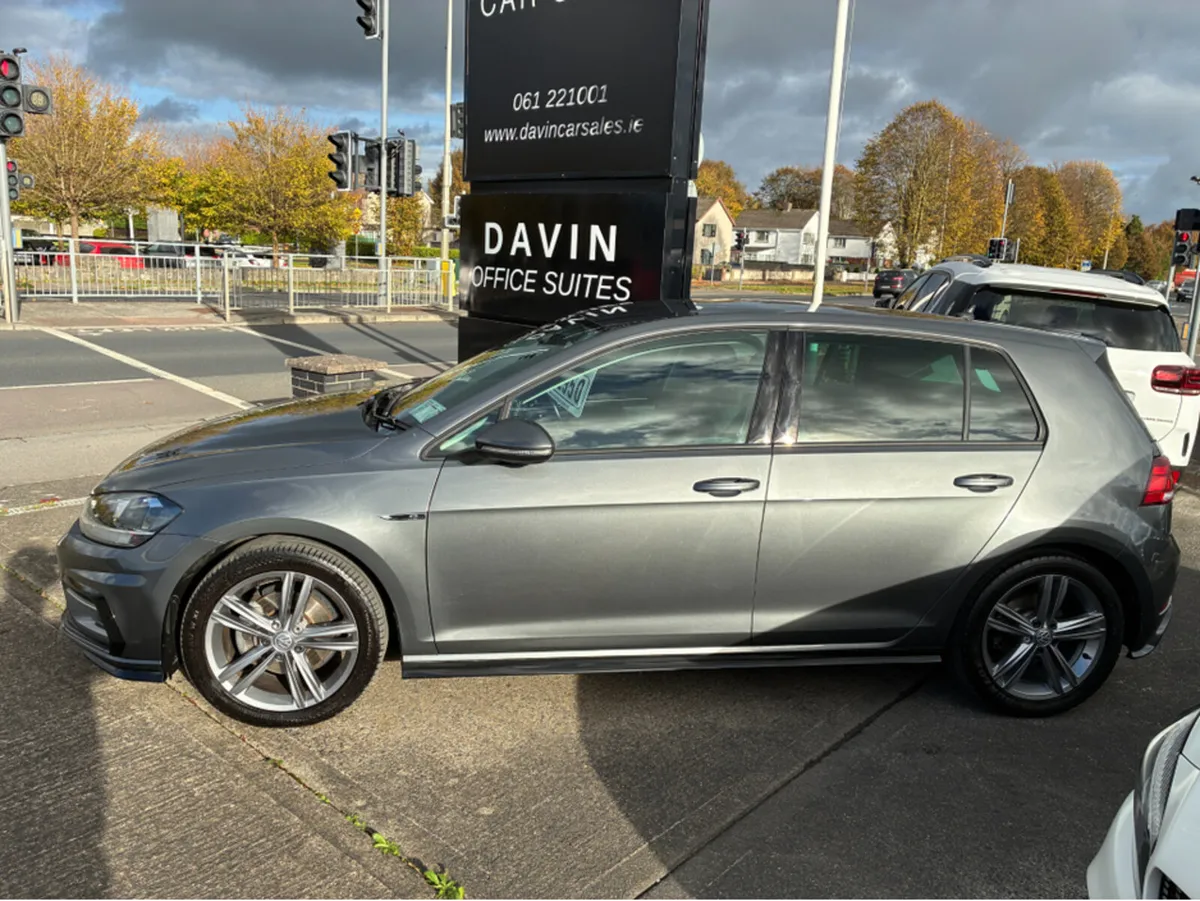 Volkswagen Golf R-LINE 1.5 TSI MANUAL 6SPEED FWD 5 - Image 3