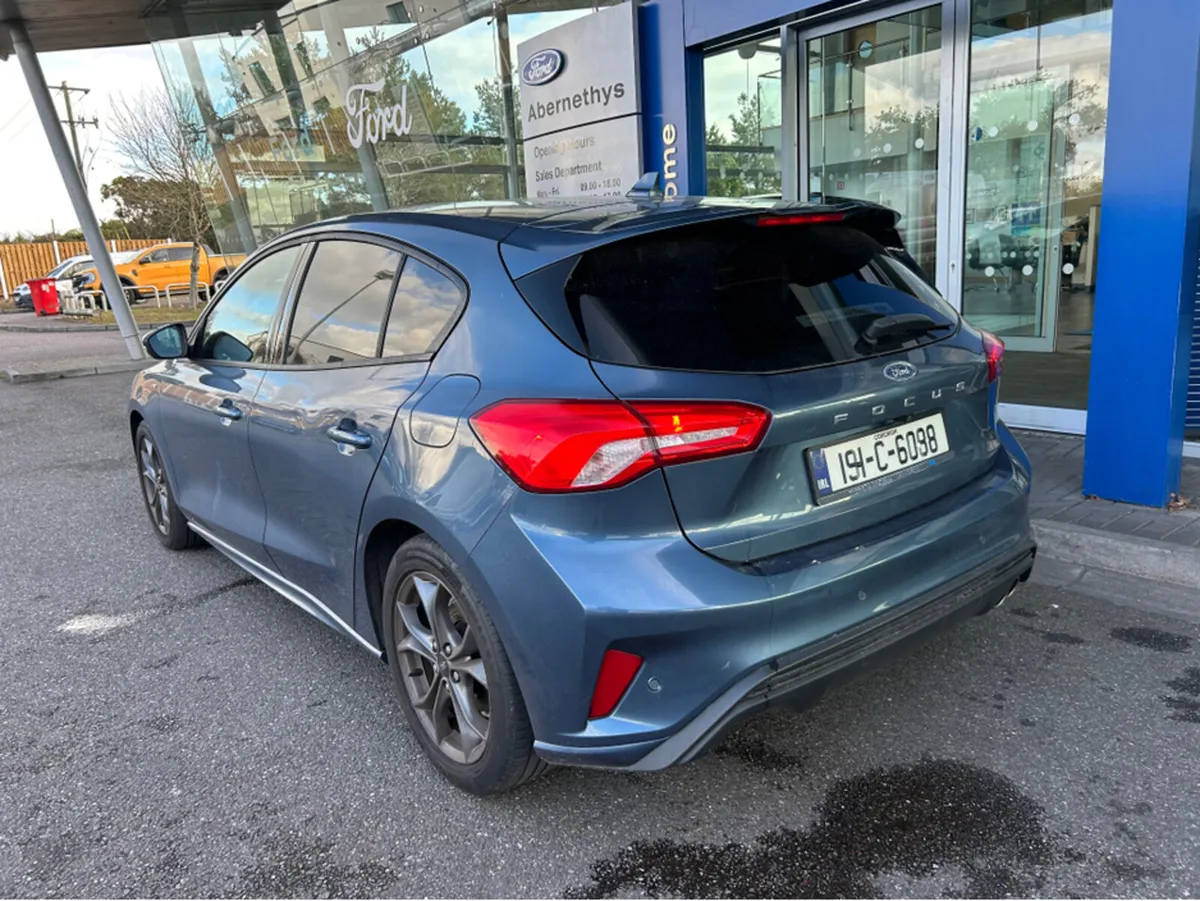 Ford Focus ST-LINE 1.0 ECOBOOST 125 125PS 4DR - Image 4