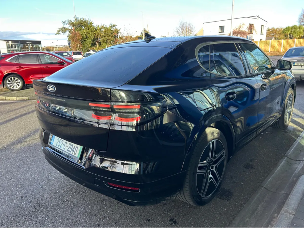 Ford Capri PREMIUM EXTENDED RANGE - Image 4