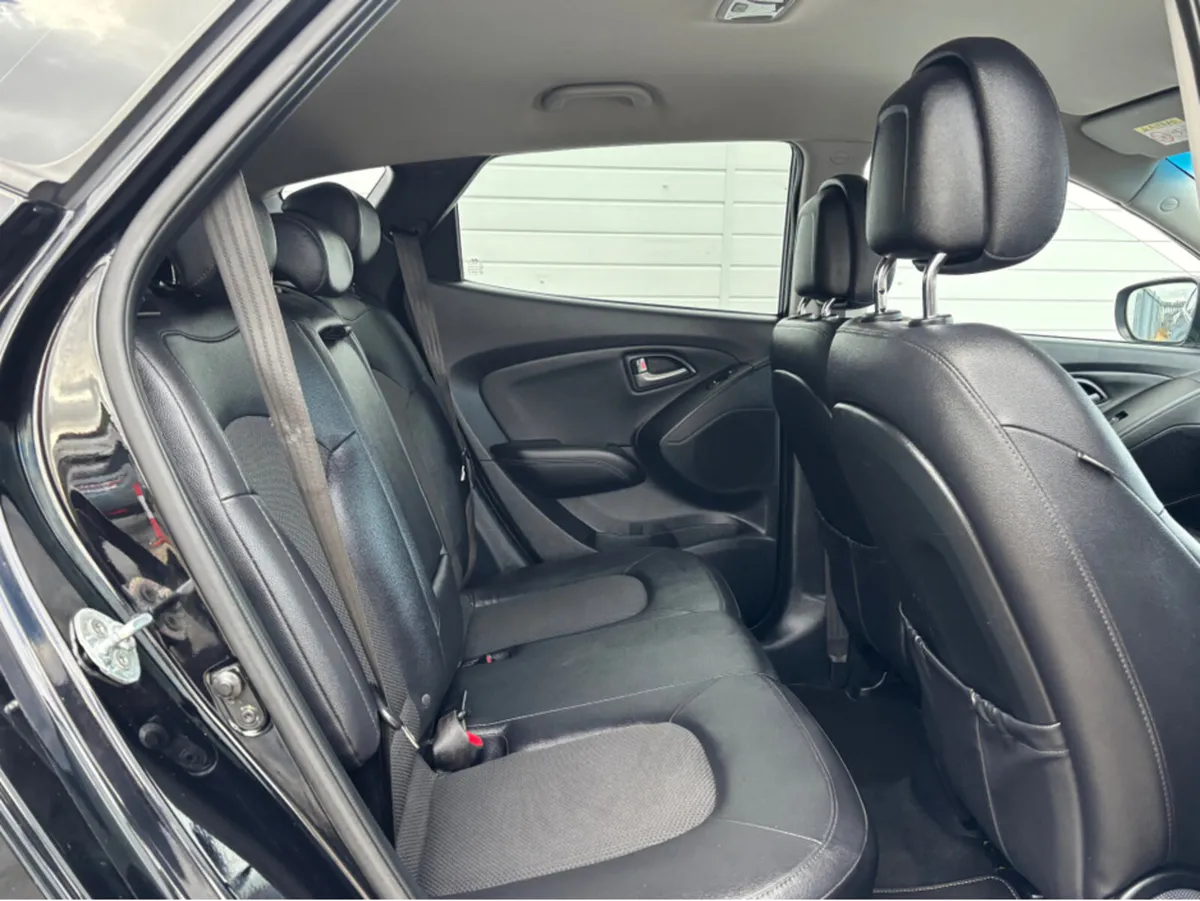 Hyundai ix35 SE NAV 5DR - Image 4
