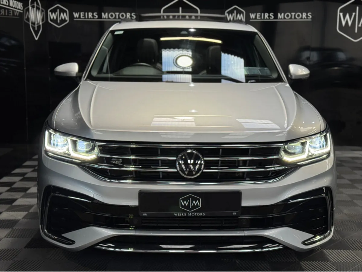 Volkswagen Tiguan R-LINE PANORAMIC SUNROOF IRISH C - Image 4