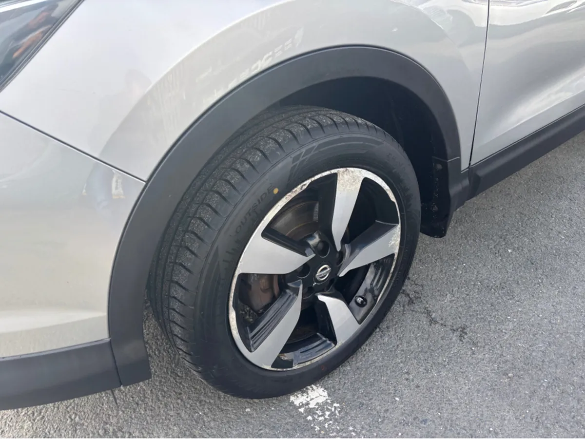 Nissan Qashqai 1.5 SV PREMIUM E6 4DR - Image 2