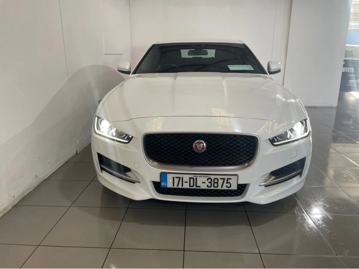Jaguar XE 2.0 D R-SPORT 180PS 4DR AUTO - Image 2