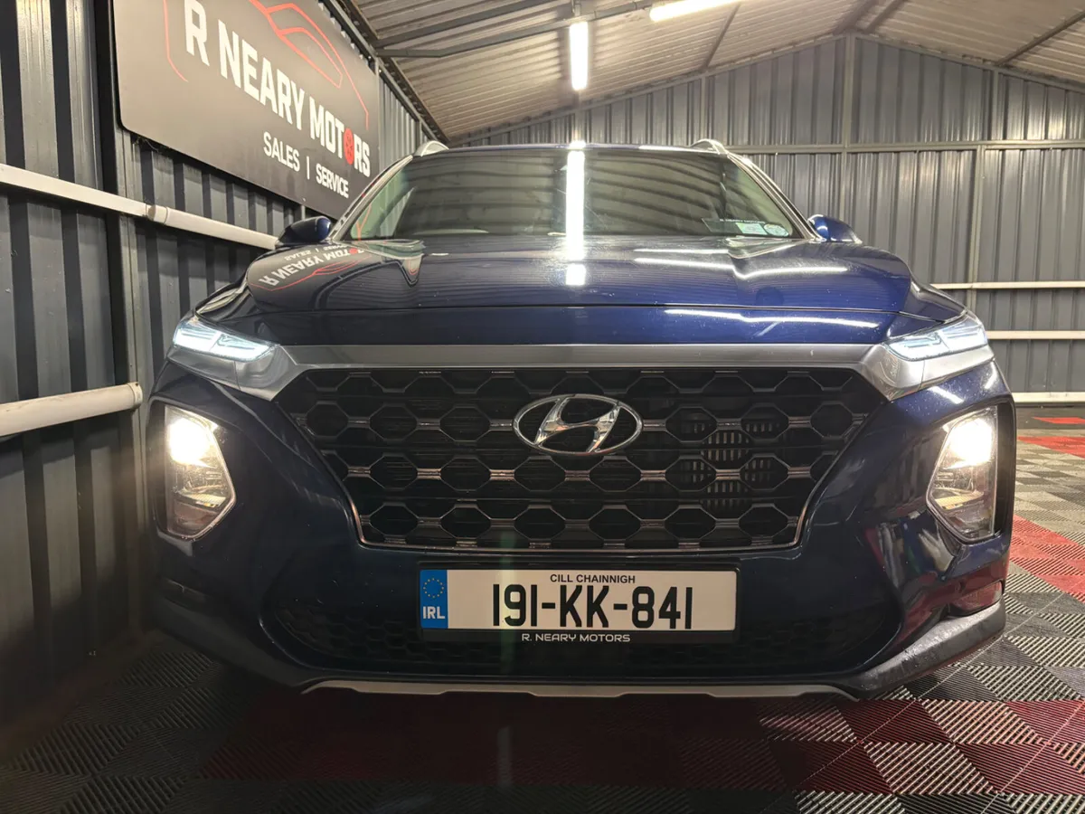2019 Hyundai Santa Fe  Executive Plus 7Seat Manual - Image 3