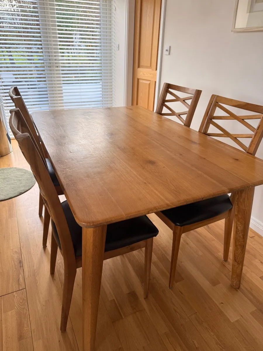 Oak table and four chairs - Image 1