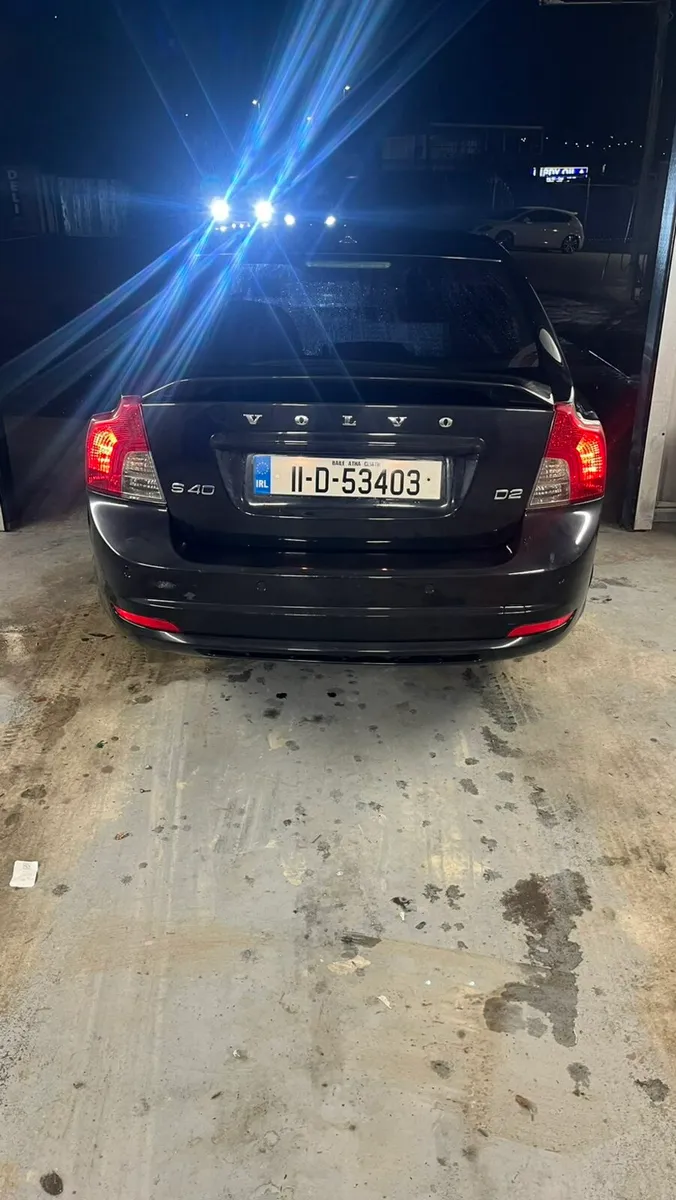 Volvo S40 D2 R-Design - Image 2