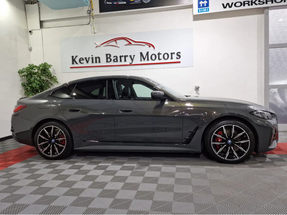 BMW i4 40 M SPORT (MASSIVE SPEC) AUTOMATIC **ONE O - Image 4