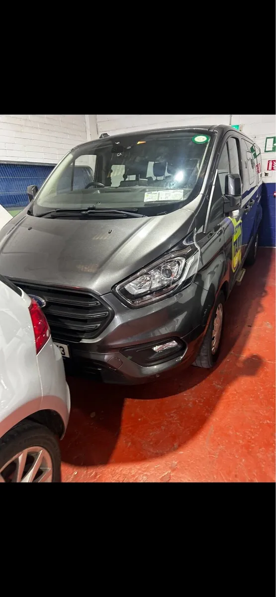 Ford transit custom 9 seats @ VW caddy 6 seats - Image 1