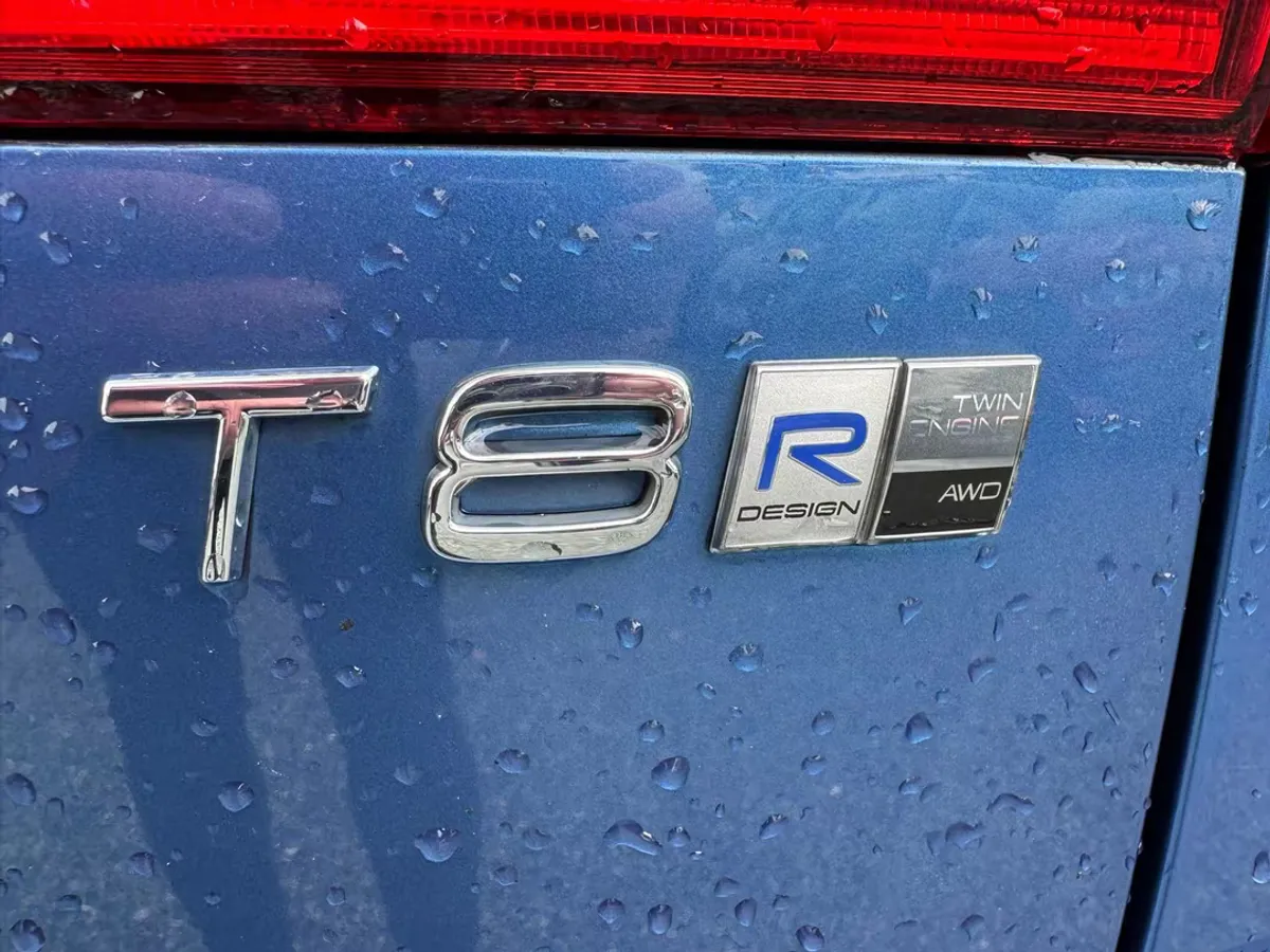 202 VOLVO XC60 R DESIGN T8 390BHP AWD MEGA spec - Image 4