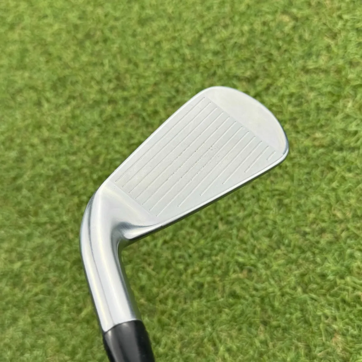 Titleist U510 Utility #2 Iron 18° / X-Stiff - Image 3