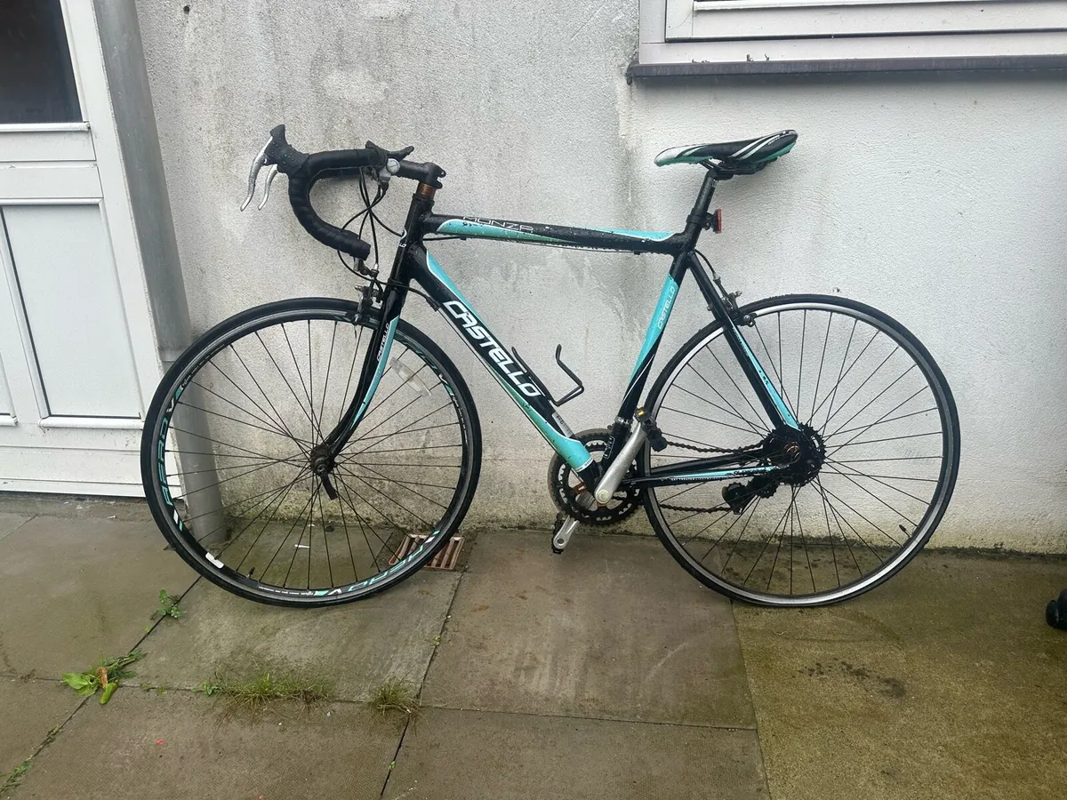 Road bike for repair or service - Image 1