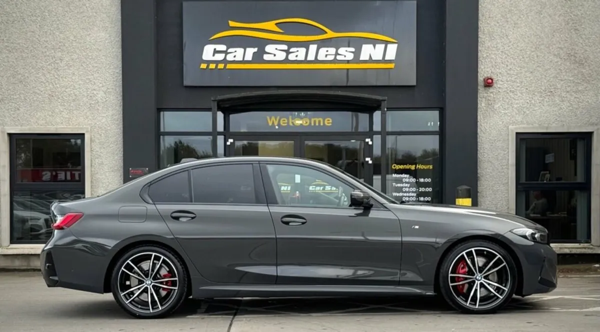 2.0 320i M Sport Saloon 4dr Petrol Auto Euro 6 (s/ - Image 3