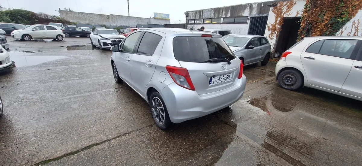 131 Vitz - Image 2