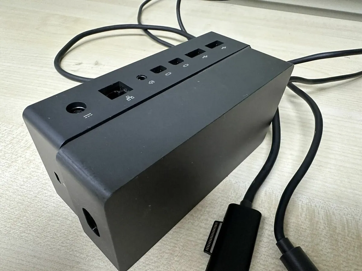 Microsoft Dock 1661  Pro 7, 6, 5, 4, 3  Go, Laptop - Image 1