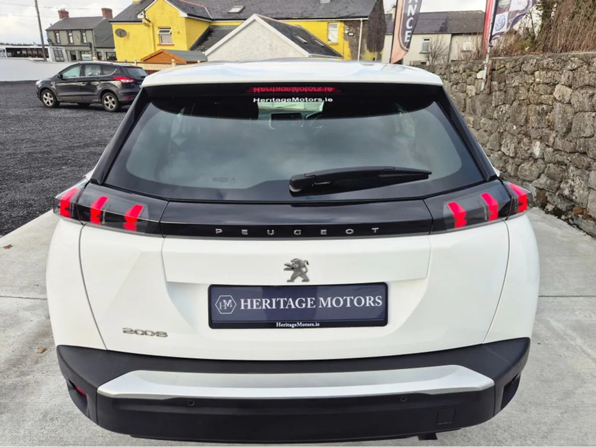 Peugeot 2008 Active 1.2 100 4DR - Image 4