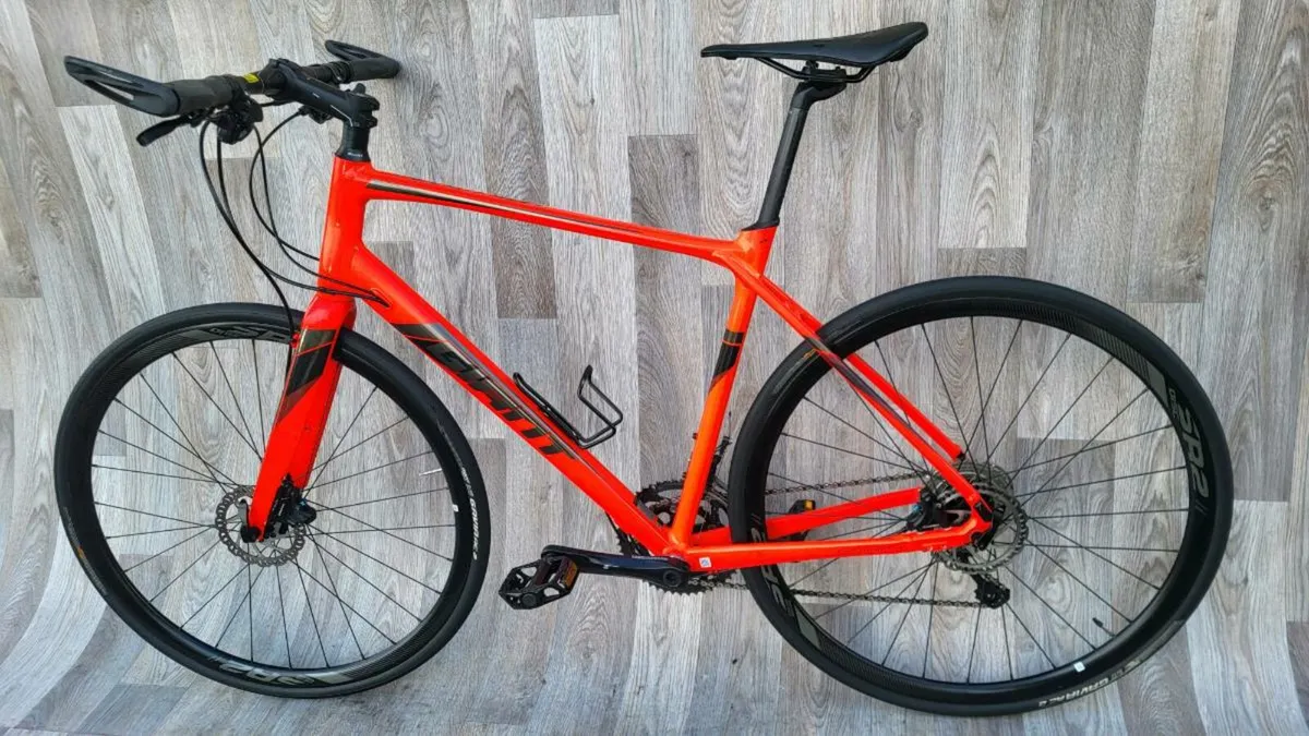 GIANT Fastroad flat handlebar racer - Image 2