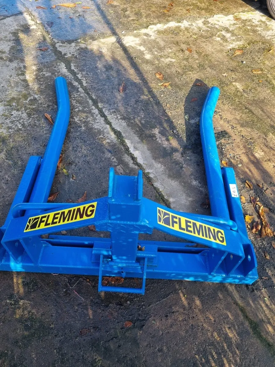 Fleming bale lifter - Image 1