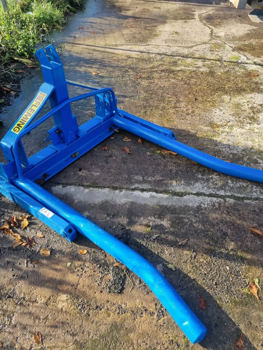 Fleming bale lifter - Image 2