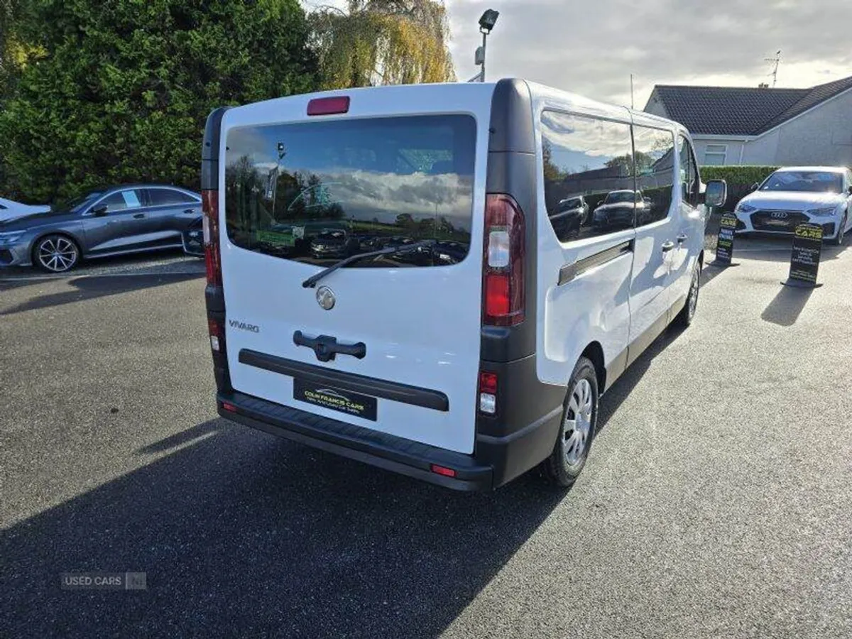 Vauxhall Vivaro 2900 Combi LWB Euro 6 - Image 4
