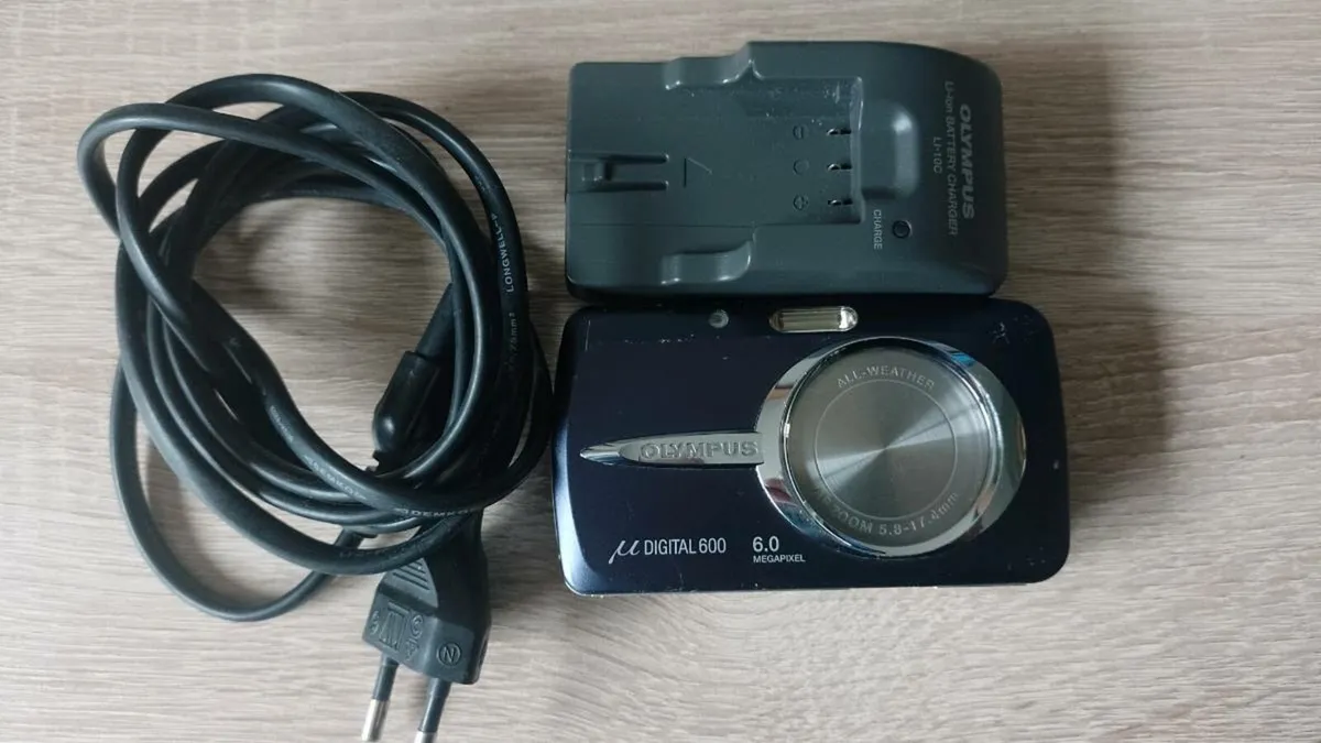 Olympus mju 600 Digital Camera - Image 1