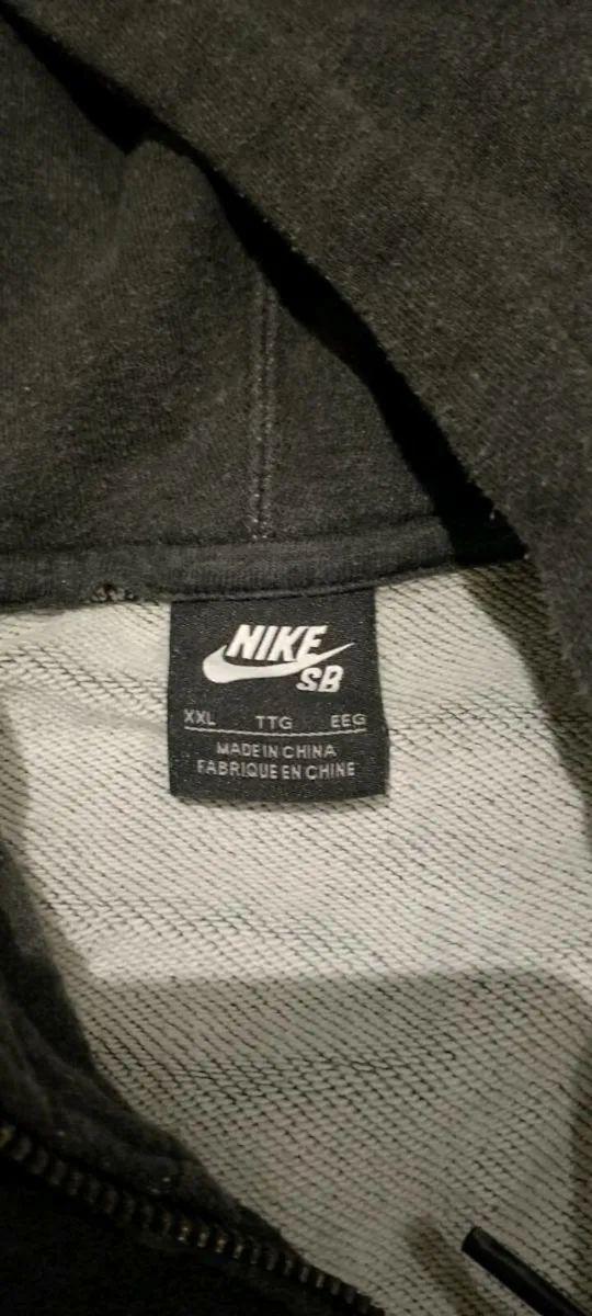 Nike SB Hoodie XXL - Image 3
