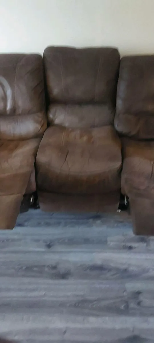 Couches - Image 2