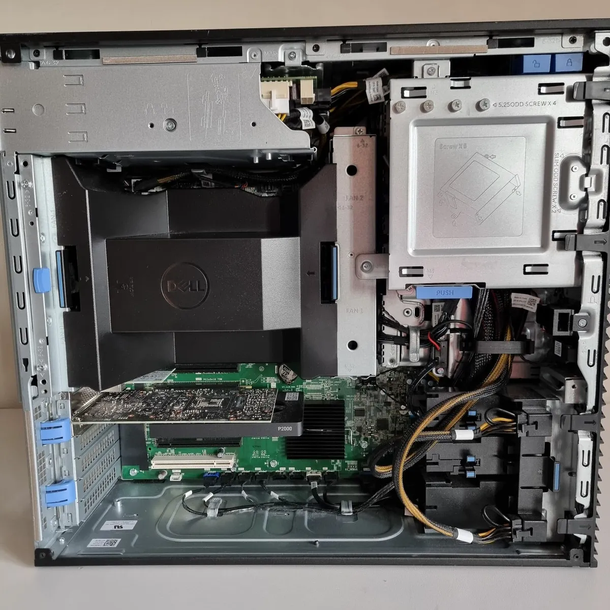 Dell Precision 7820 - Image 3