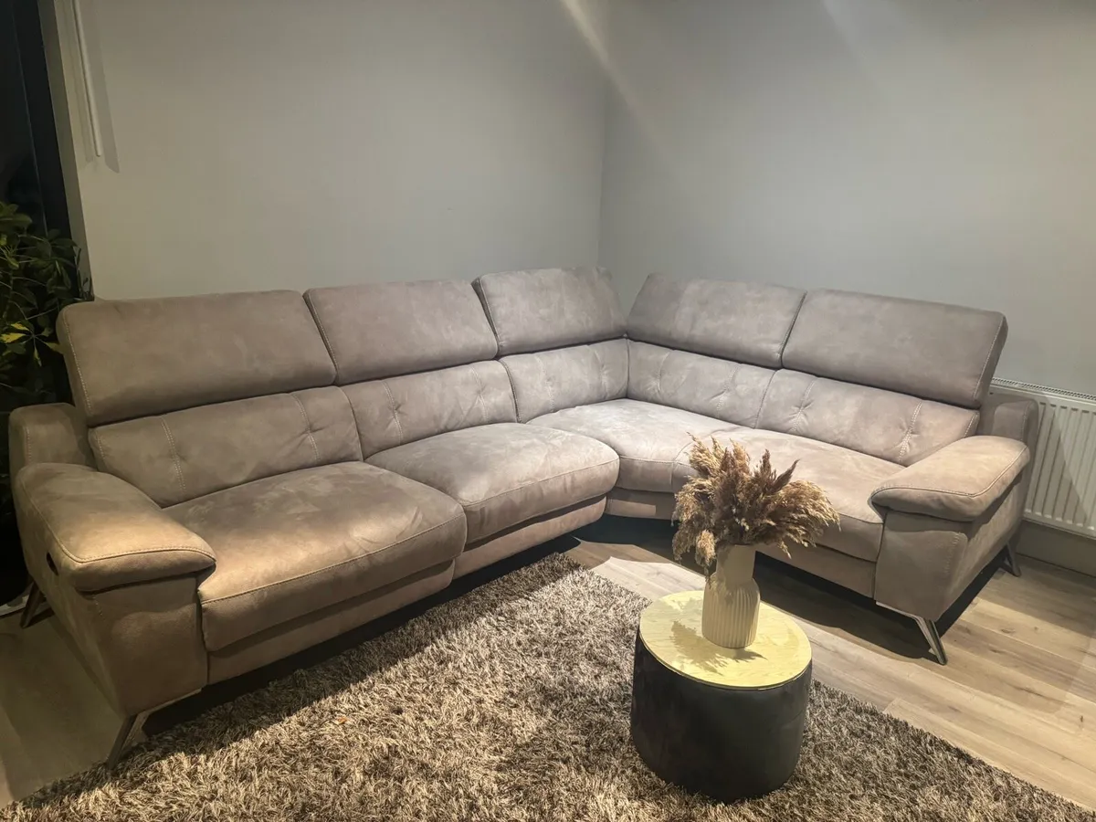 Electric TAHITI DFS corner suite - Image 3